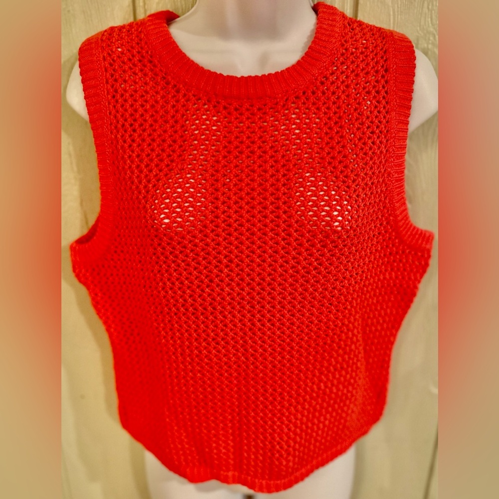 NWT. Toccin Vibrant Pink Crochet Racer Tank Top - FINAL PRICE